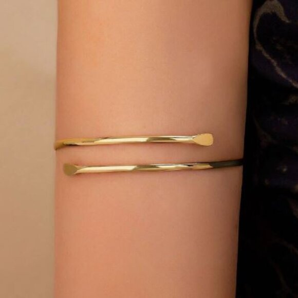 NWT, Gold Minimalist Arm Cuff - Picture 1 of 1